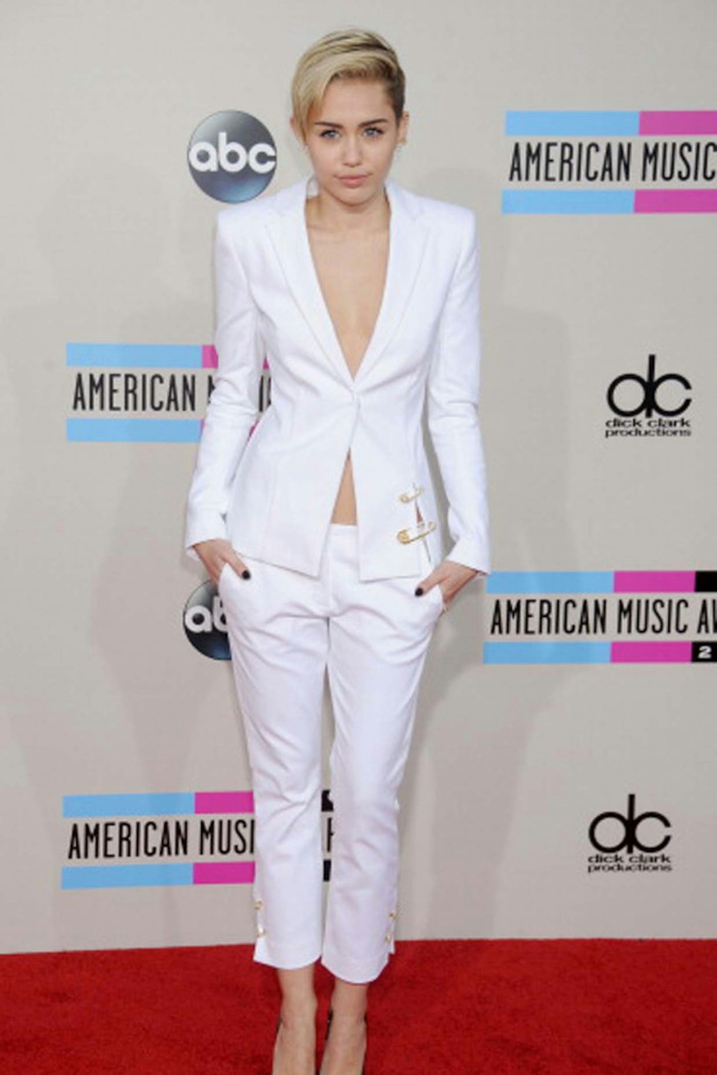 Miley Cyrus at the 2013 American Music Awards - November 24, 2013