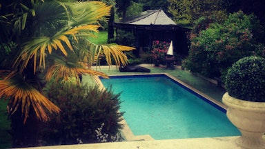 Michelle Mone bikini shoot: behind the scenes | Closer