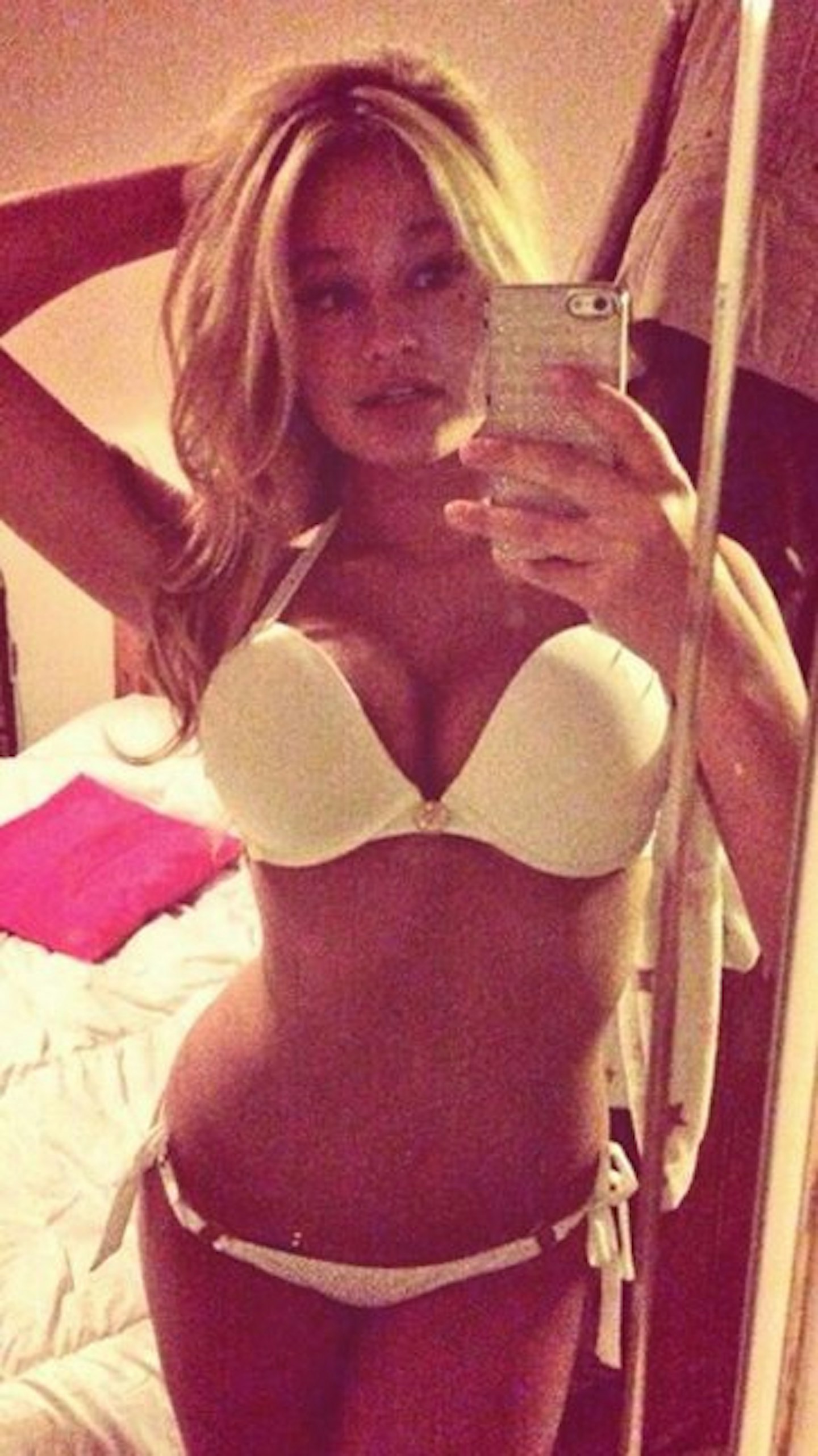 The model posted the revealing snap on her Twitter page