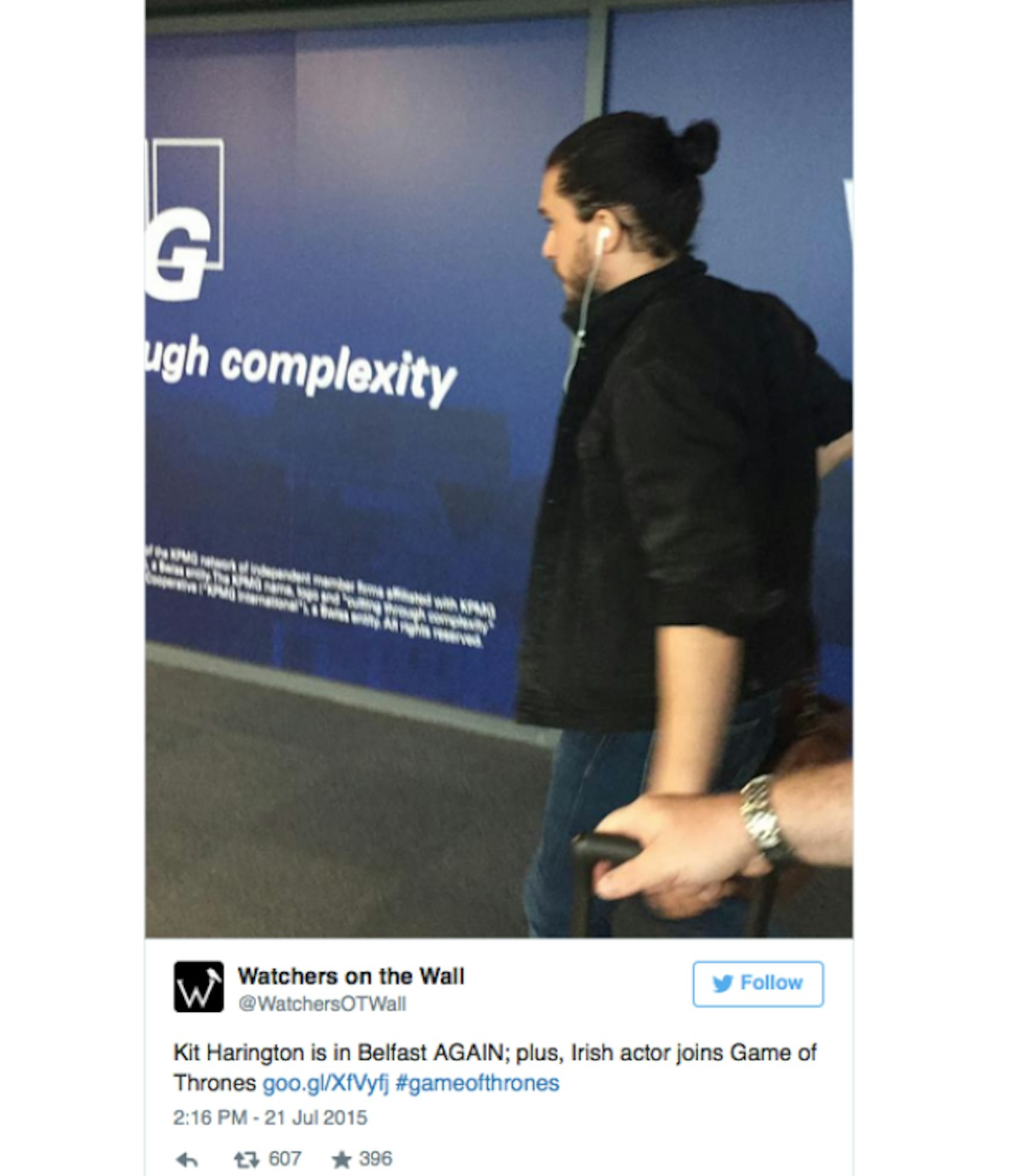 THERE HE IS! MAN-BUN AND ALL!