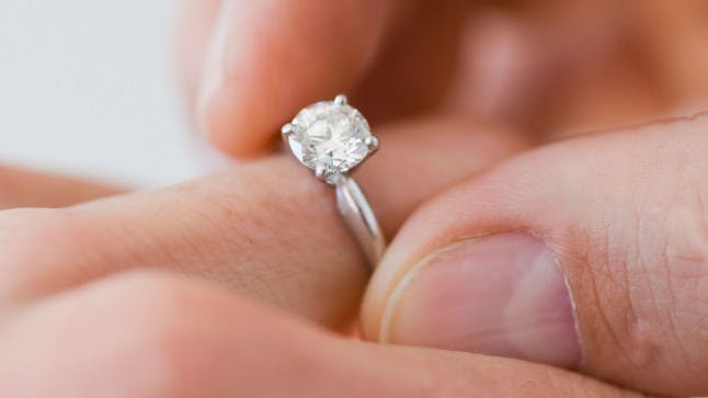 Design your engagement ring on sale online