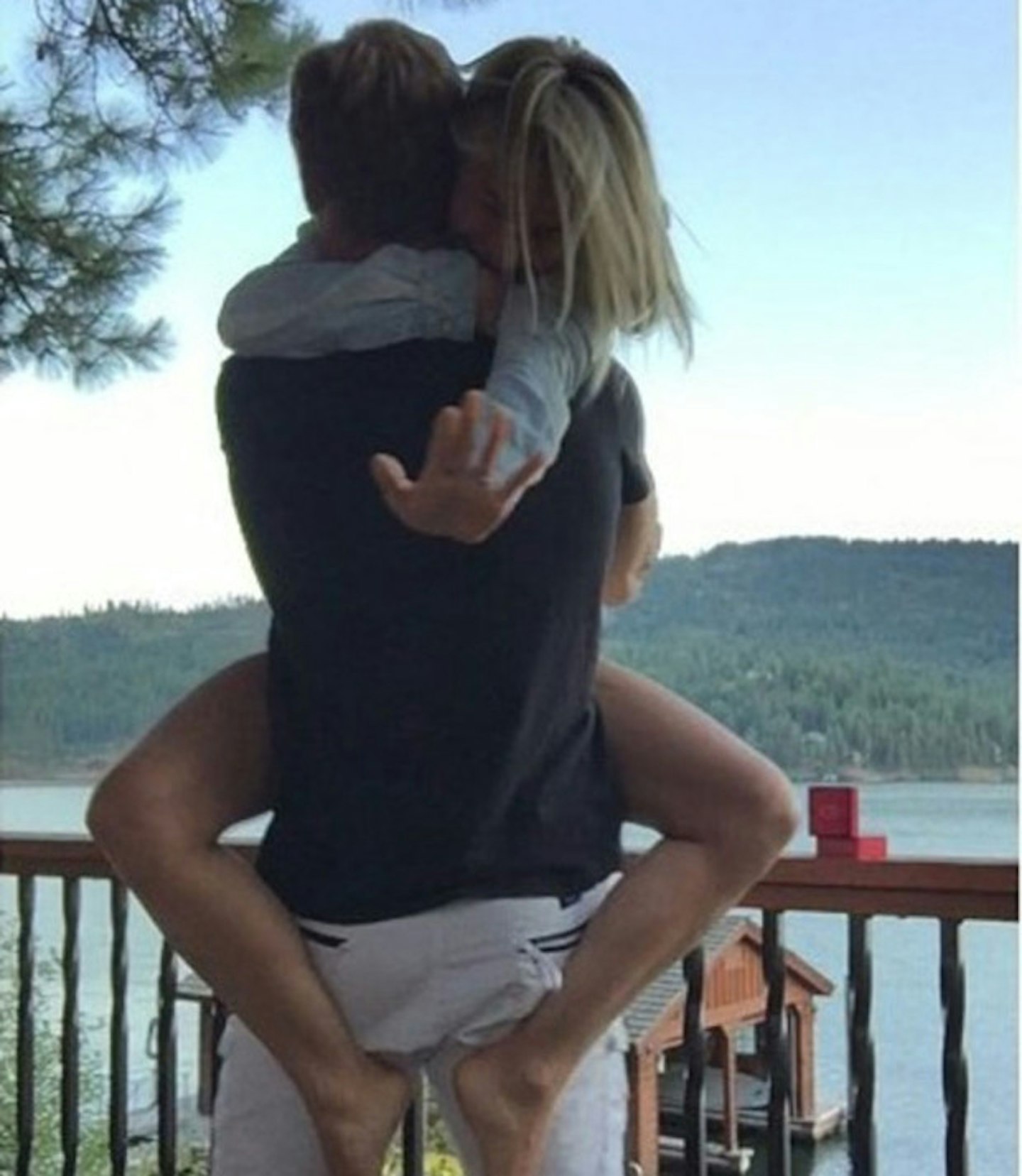 julianne-hough-engaged