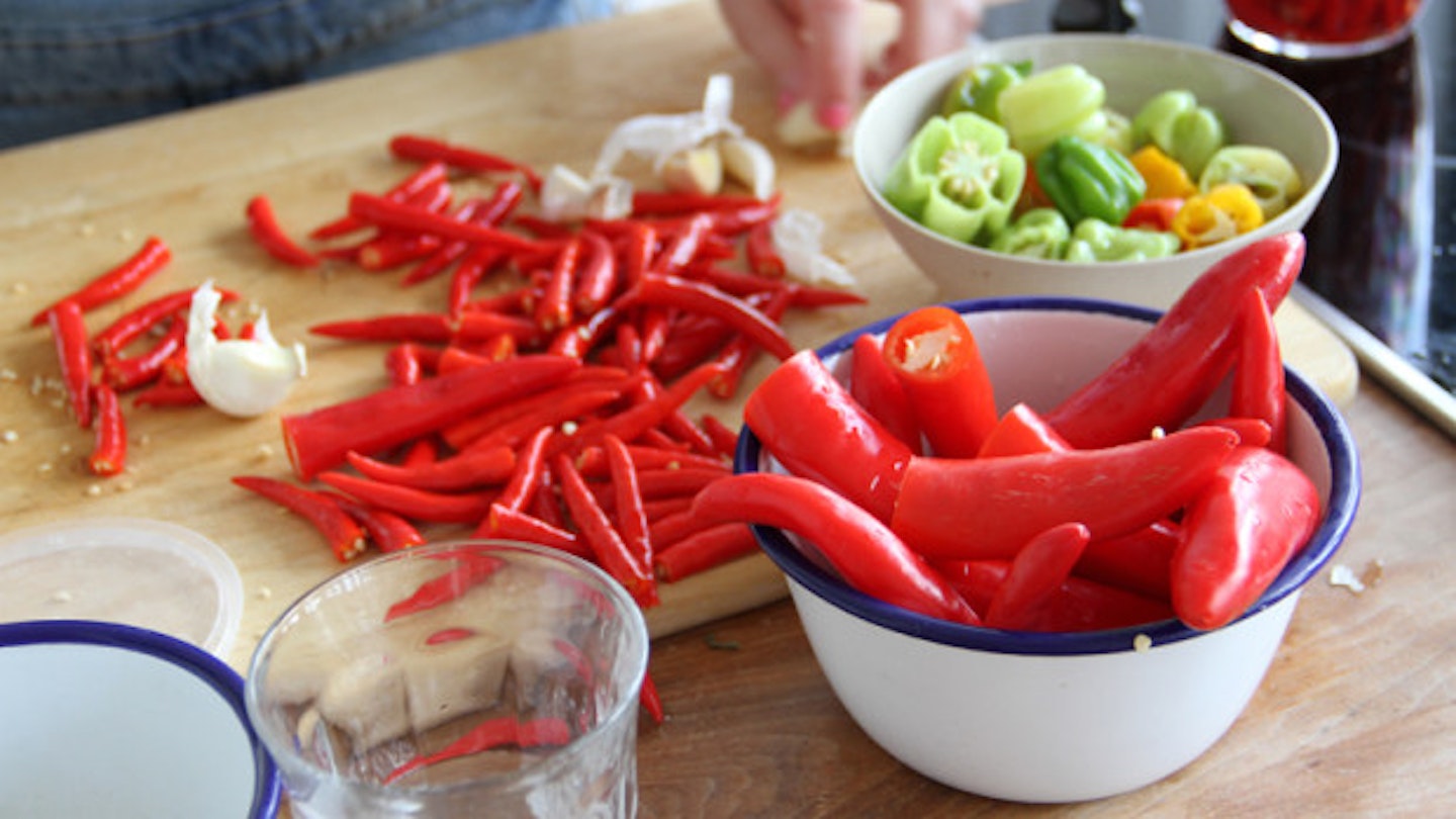 Sriracha Sauce: How To Make It At Home Without Getting Chilli Burn