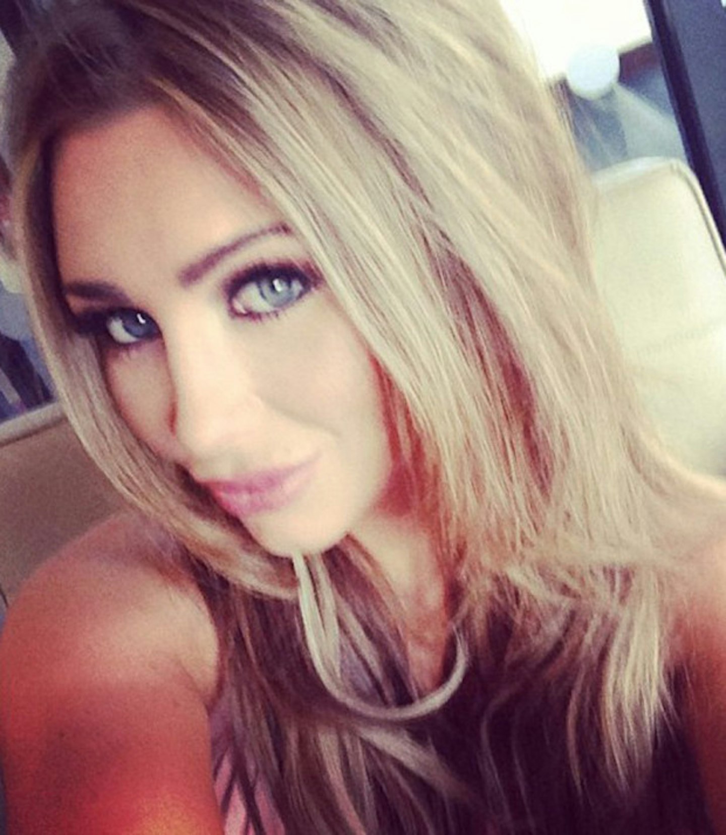 Lauren-goodger-selfies-instagram-twitter-27_1
