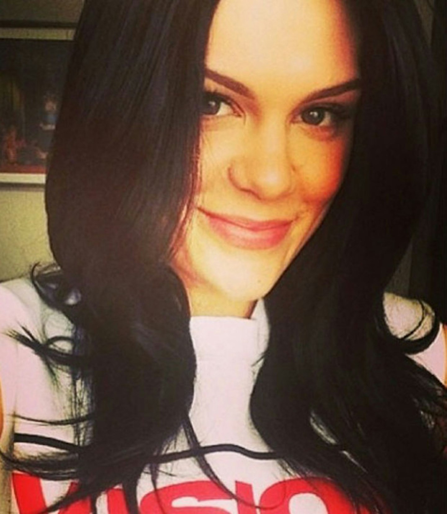 jessie-j-wavy-black-hair