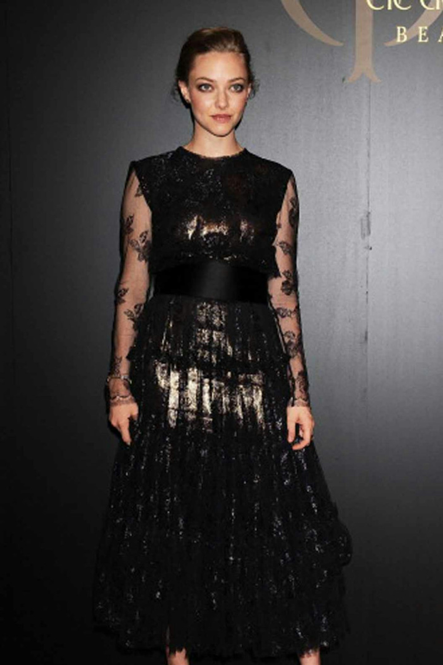 Amanda Seyfried style black dress