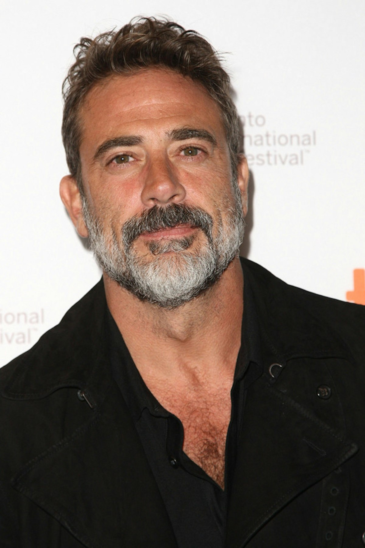 Jeffrey Dean Morgan Is A Stone Cold Silver Fox And Everyone Needs To Know