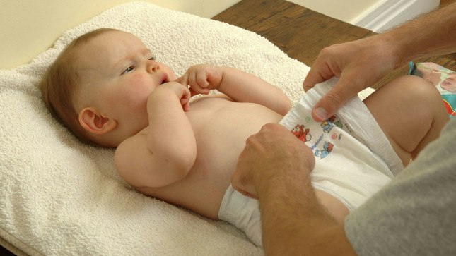 Exploding Nappy Mother’s anger after finding ‘shards of metal in Pampers nappy’ | Closer