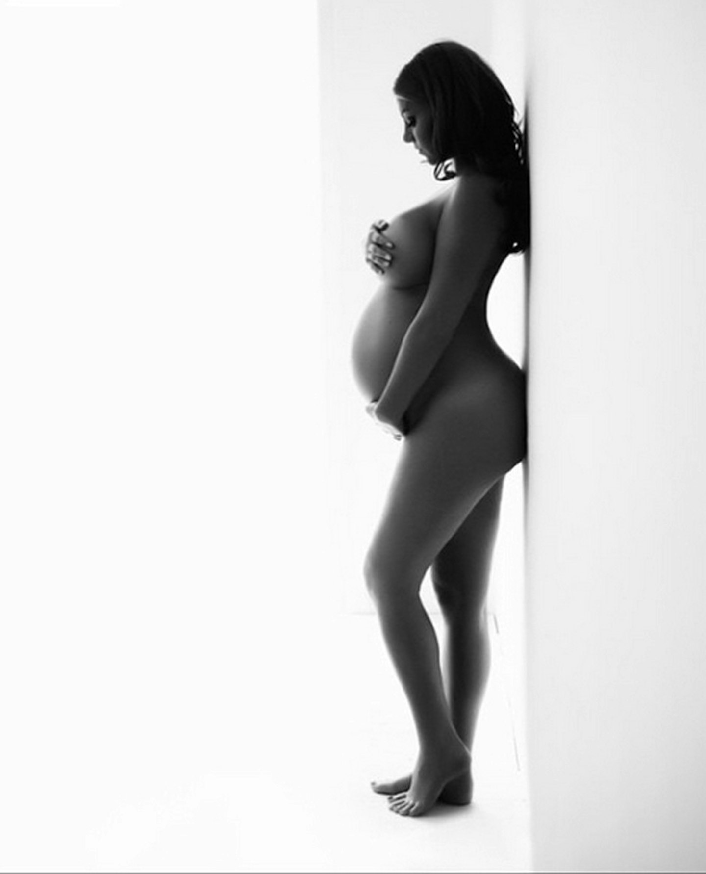 @billimucklow: "Thank You Maria Murray For My Pregnancy Photos □ Loved Shooting With You! Embracing The Changes To My Body. #MyBody #MyLife #MyBabyBoy"