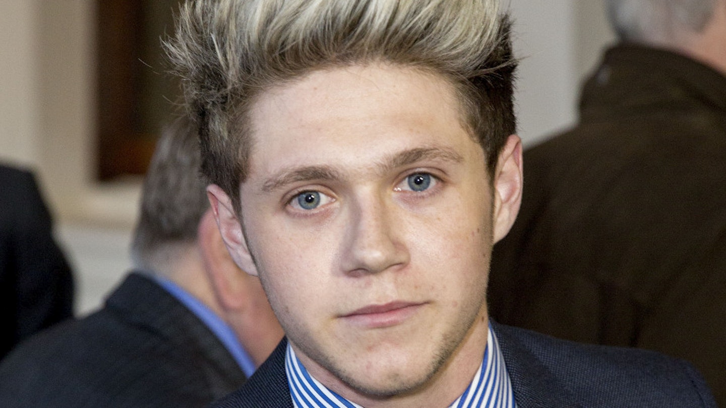 niall-horan-one-direction-suit-tie