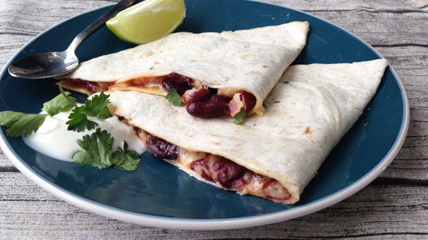 Make A Microwave Quesadilla For Dinner In 4 Minutes Flat Grazia