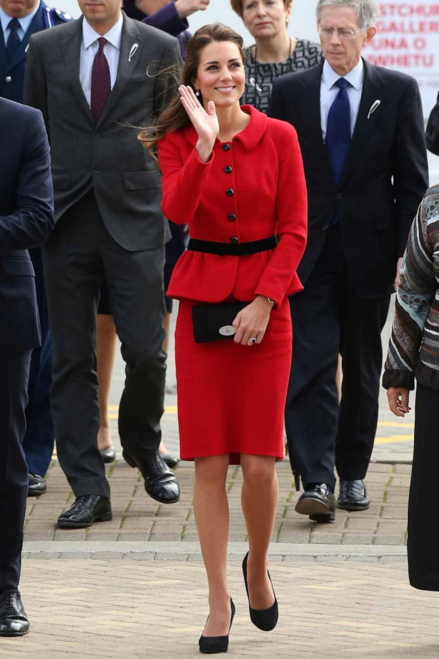 18 Kate Middleton style red outfit
