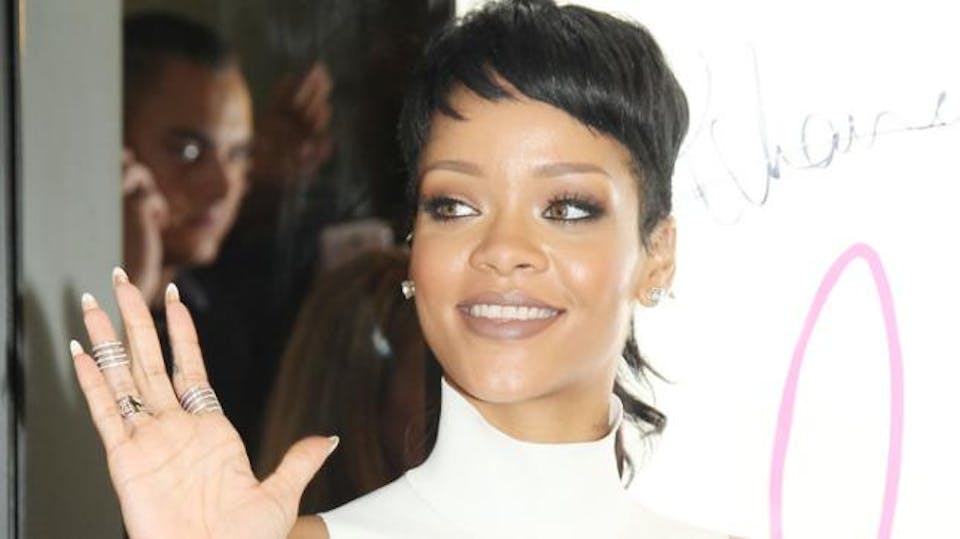 Rihannas Tweets Shut Down Thai Sex Show Closer