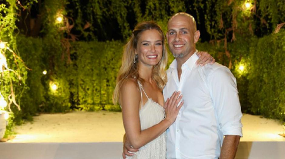 Bar Refaeli is pregnant with her first baby! YAY! | Celebrity | Heat