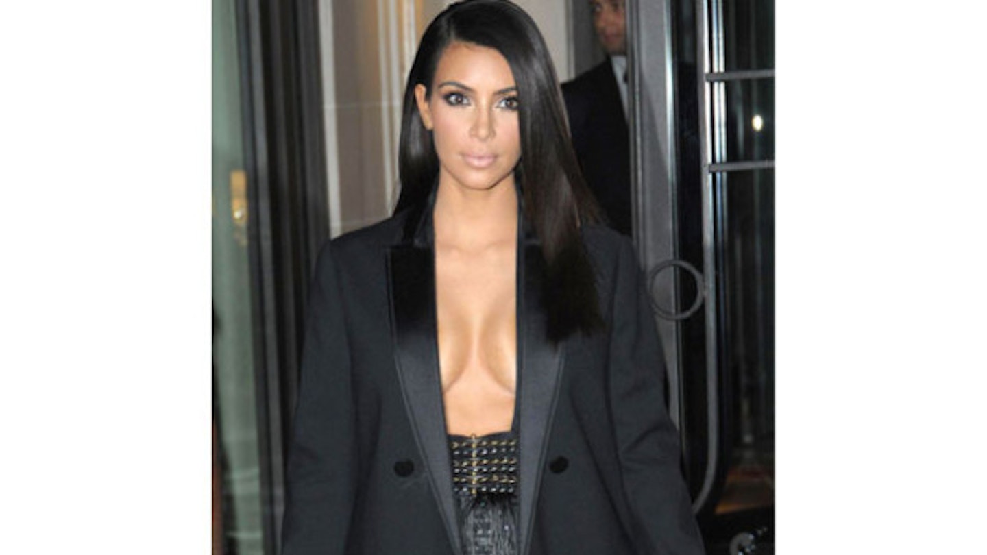 kim-kardashian-paris-cleavage