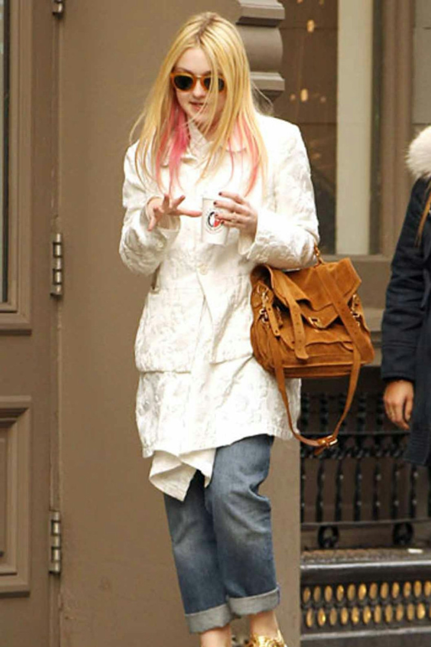 Dakota Fanning style 2013 cropped jeans
