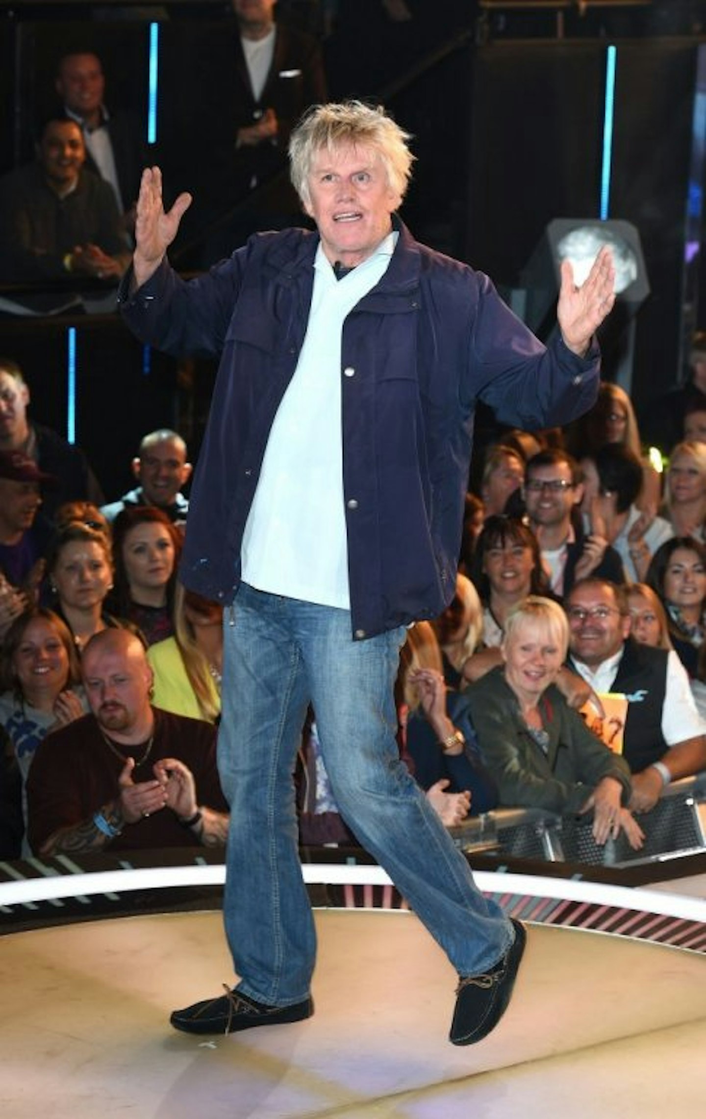 Gary Busey waving at the crowd
