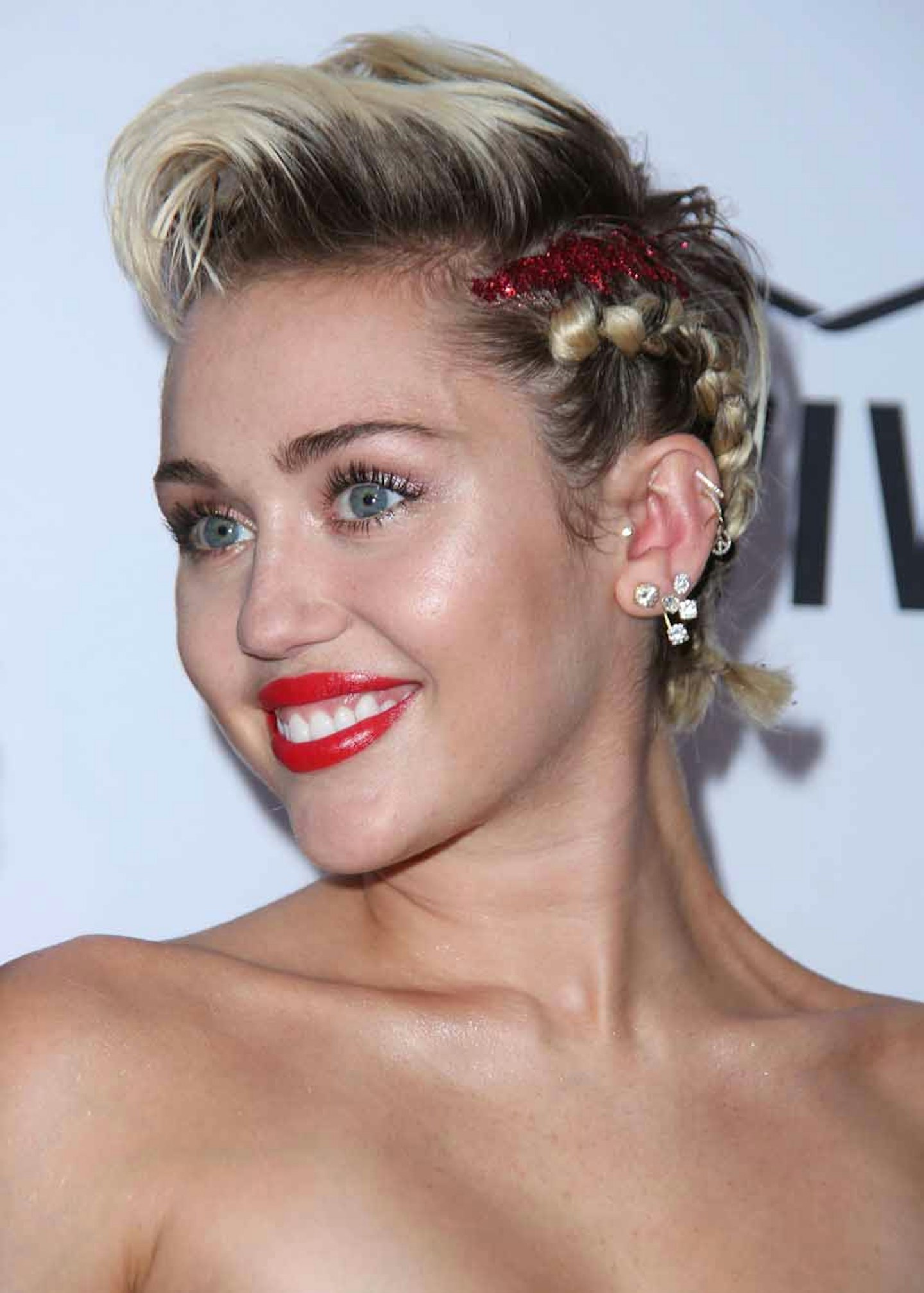 Miley attends the 6th Annual amfAR Inspiration Gala (2015)