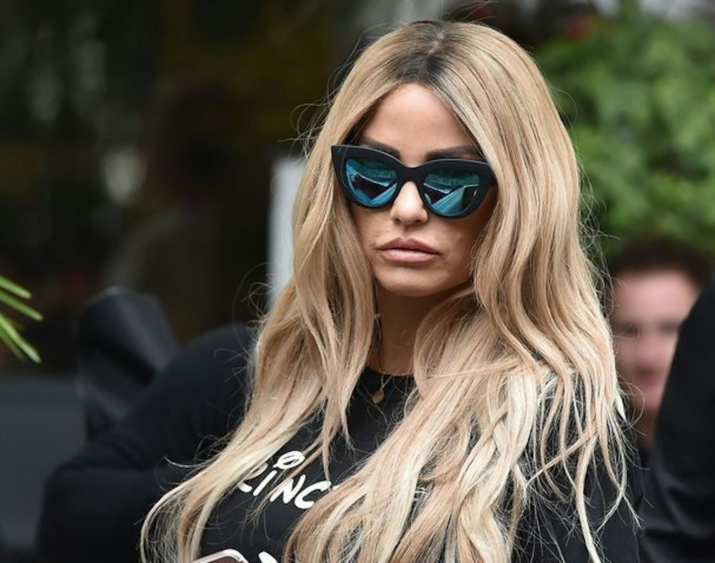 katie-price-never-give-up-men