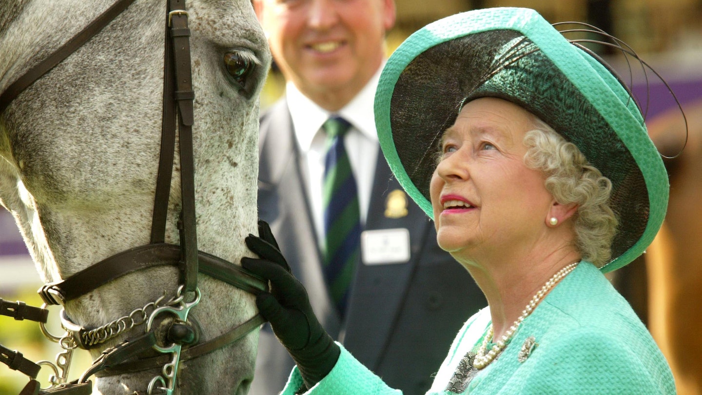 queen elizabeth with racehorse