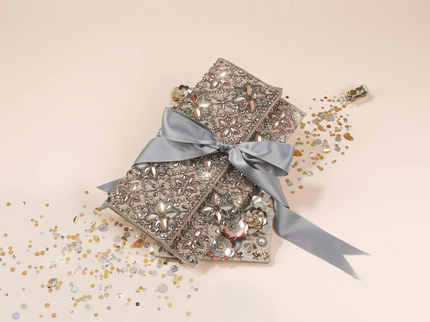 accessorize-gifts-bag-glitter