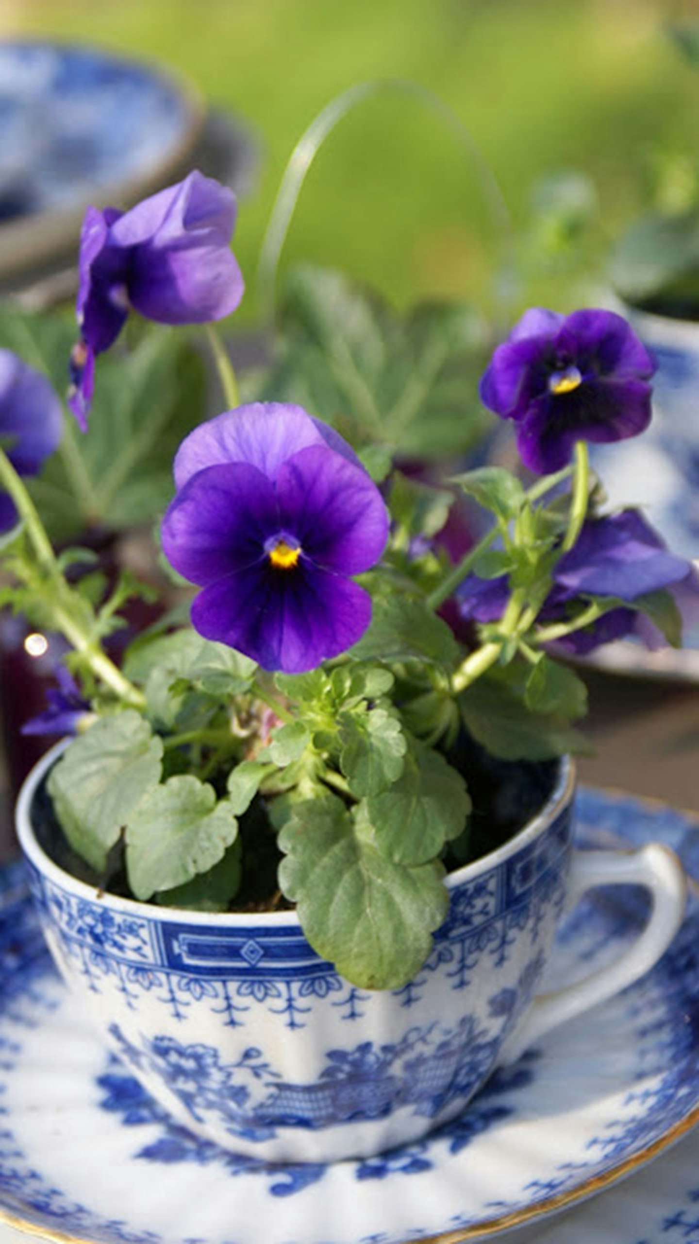 How To Do The Ultra Violet Trend At Home