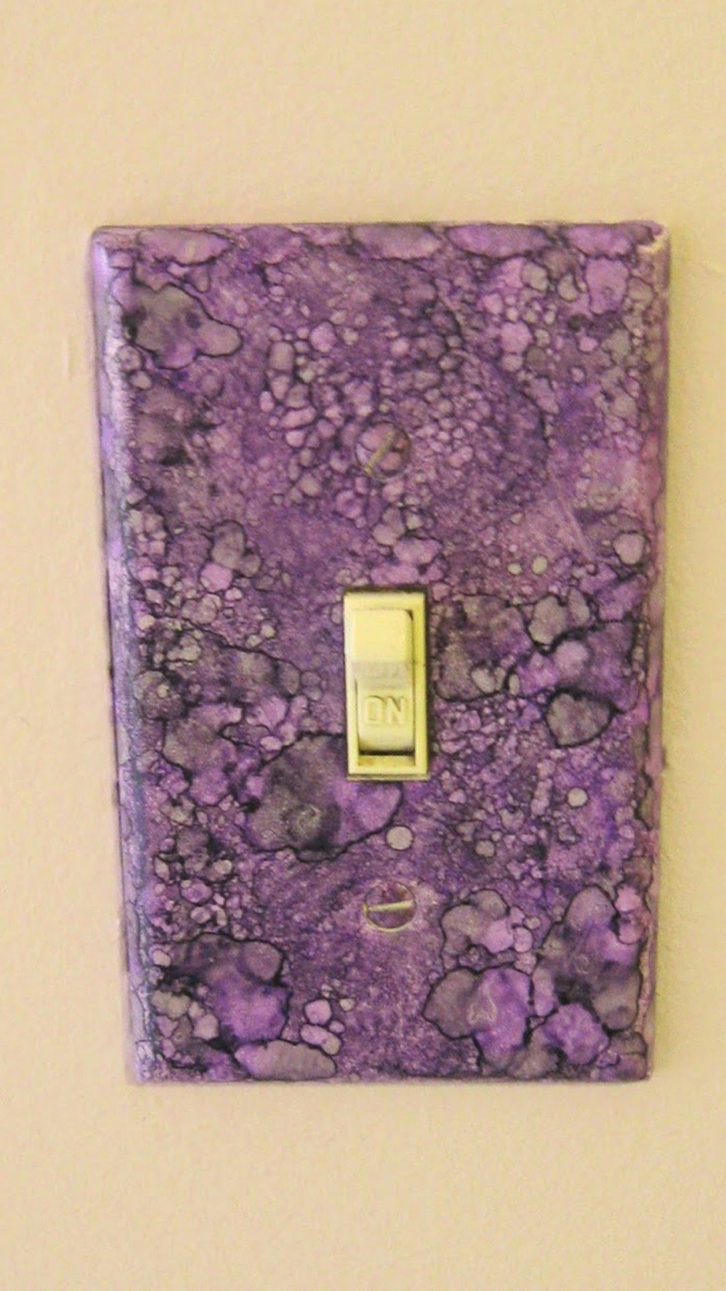 How To Do The Ultra Violet Trend At Home
