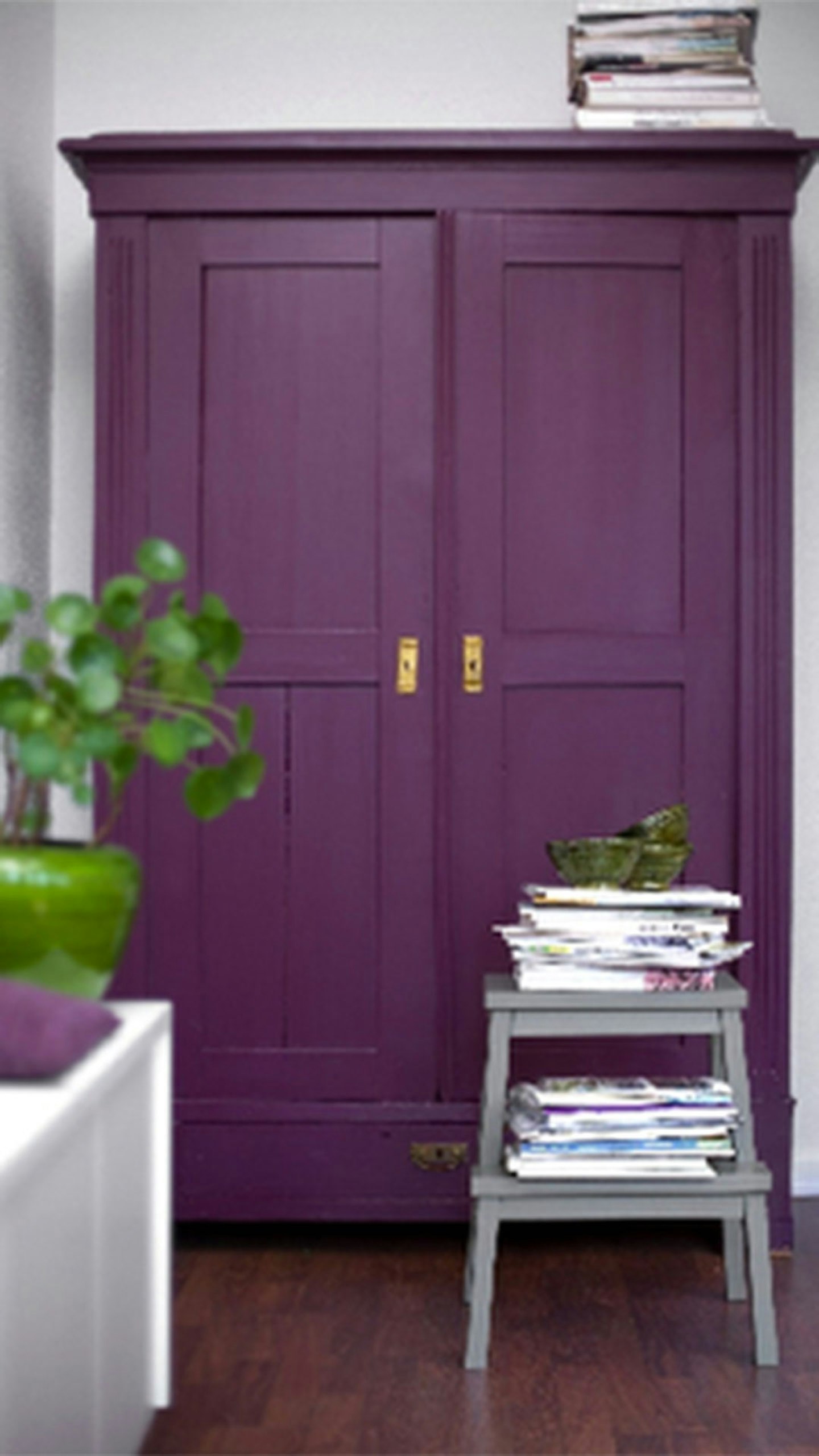 How To Do The Ultra Violet Trend At Home