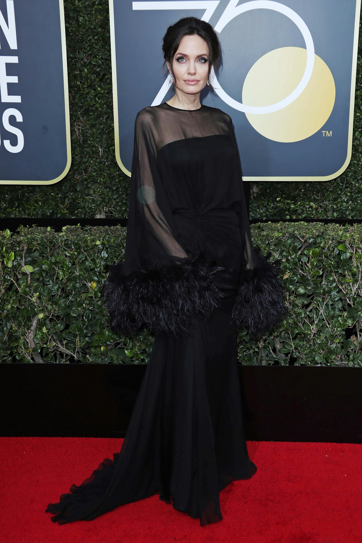 Kate Hudson Wearing Louis Vuitton Cape Walks 'Something Borrowed