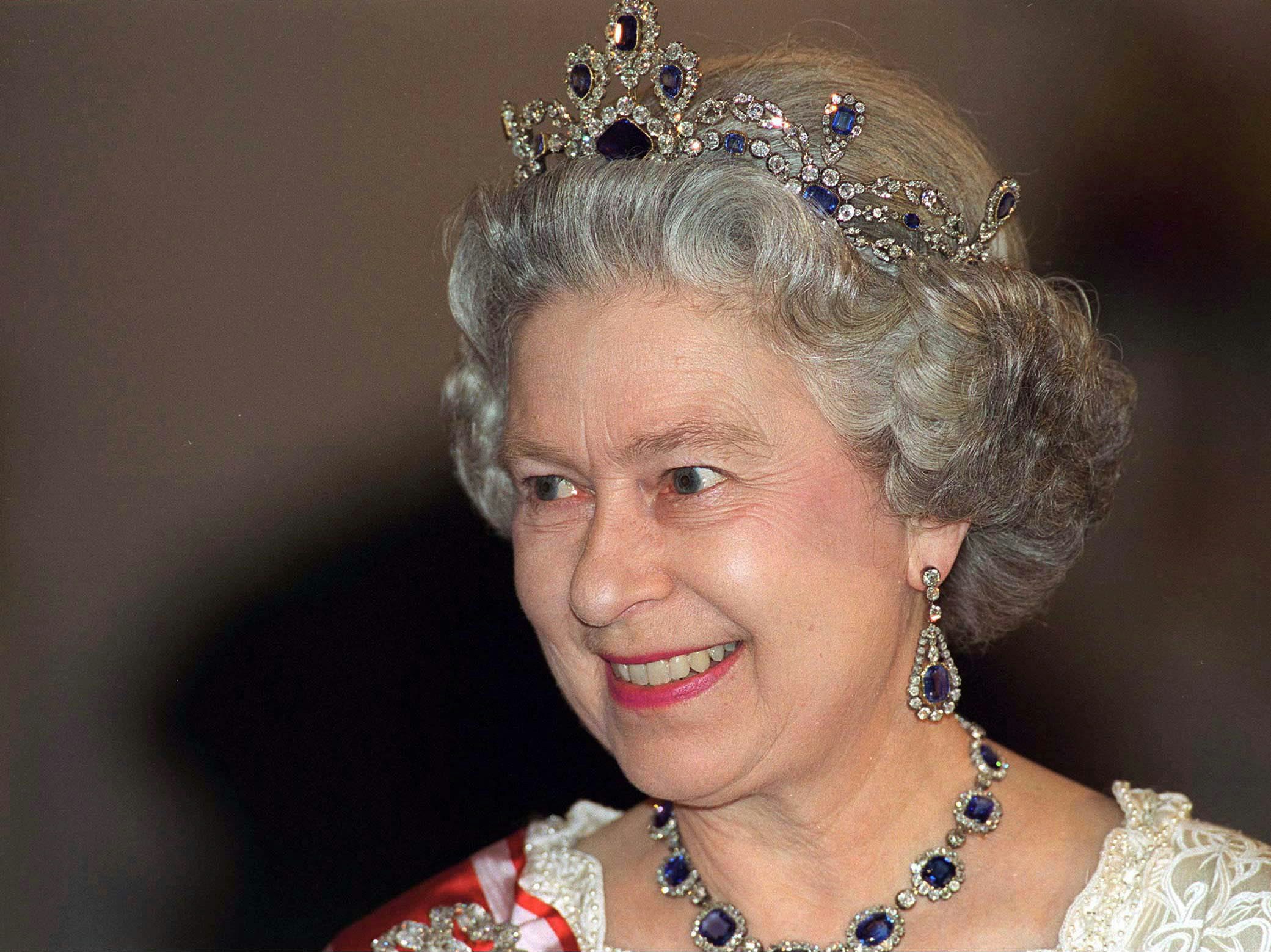 The Queen Hid Her Crown Jewels In A Biscuit Tin During World War Two ...