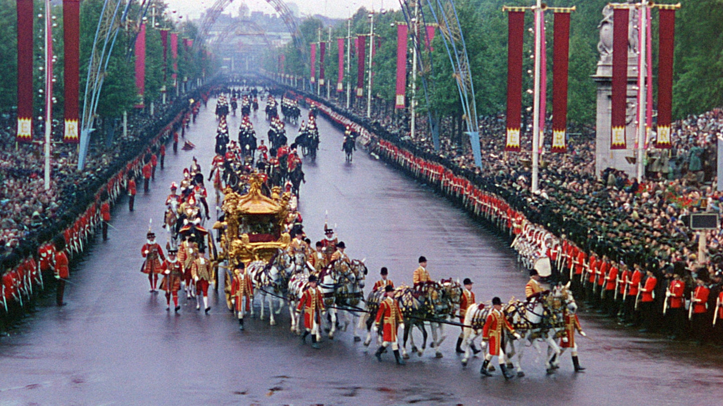 queen's coronation coach