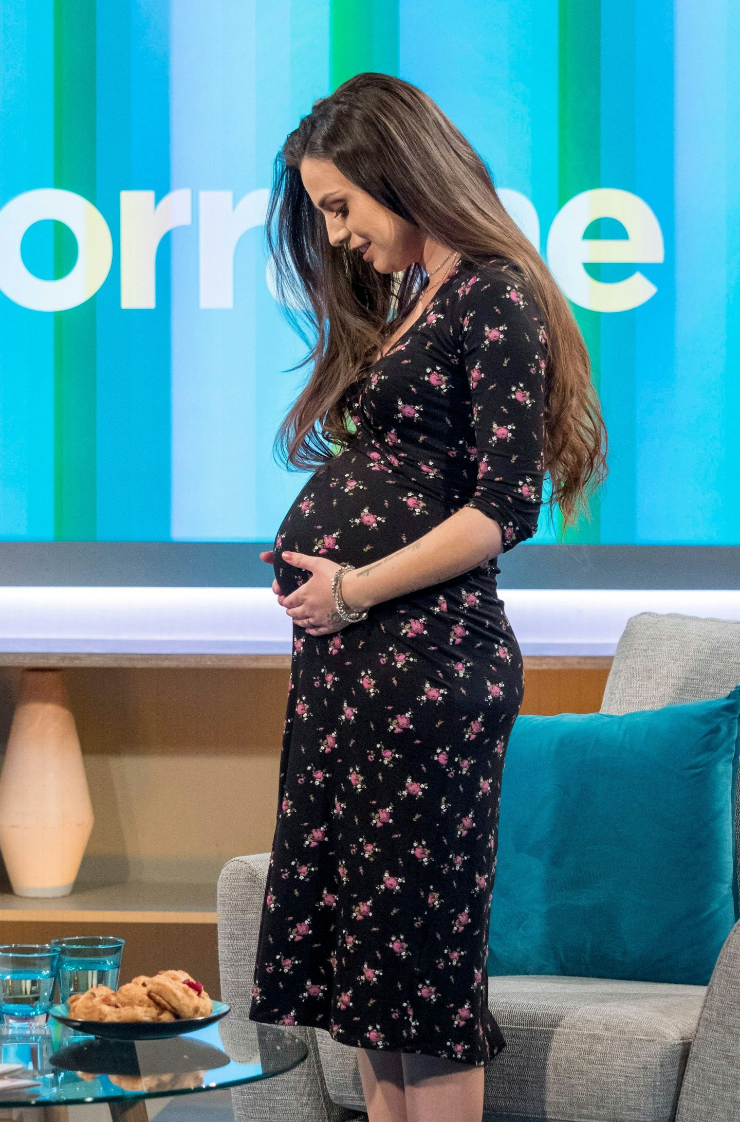 Cher Lloyd shows off baby bump on Lorraine