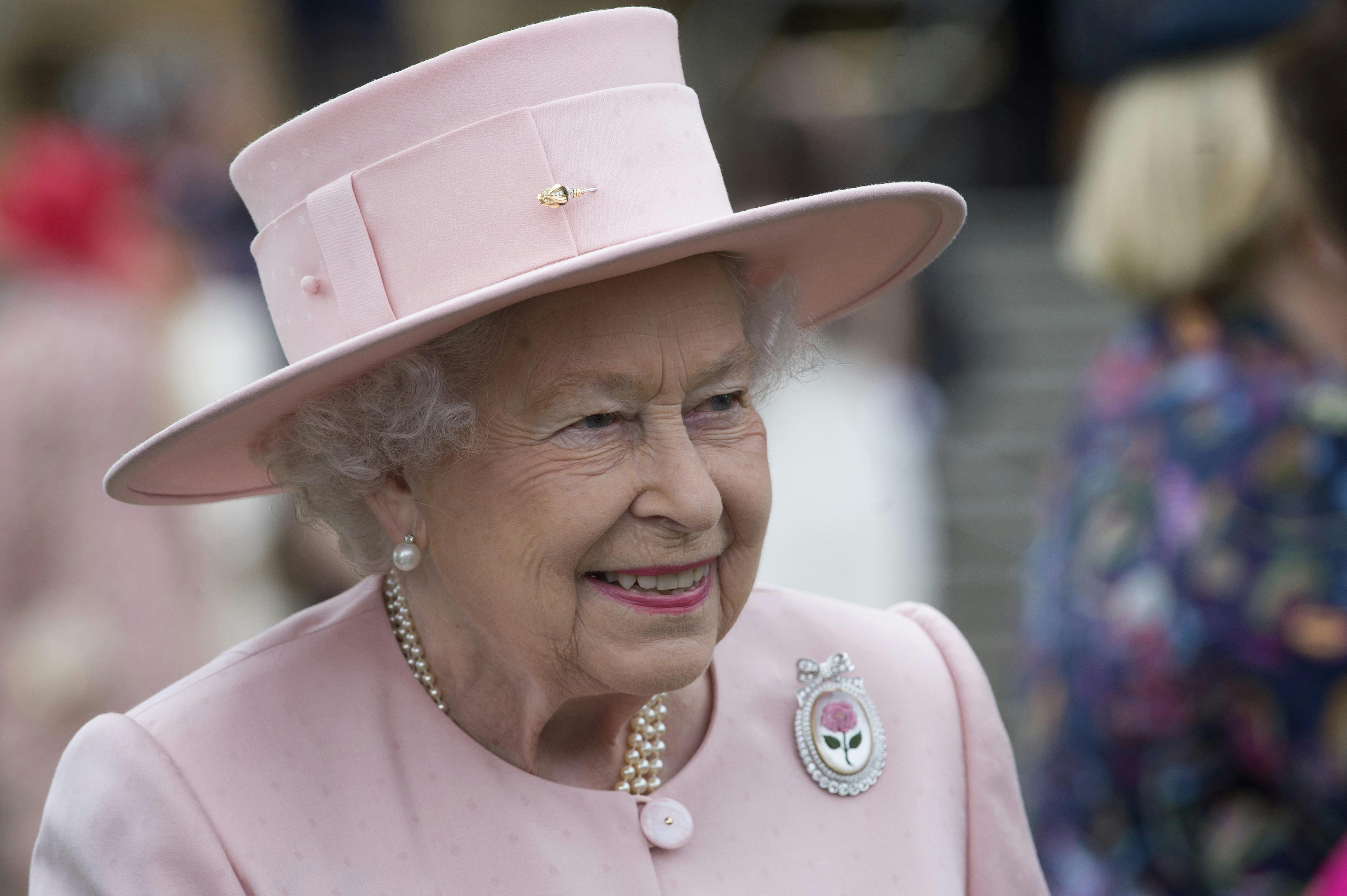 The Queen 'Settles' Cream Tea Debate With Jam First At Garden Parties