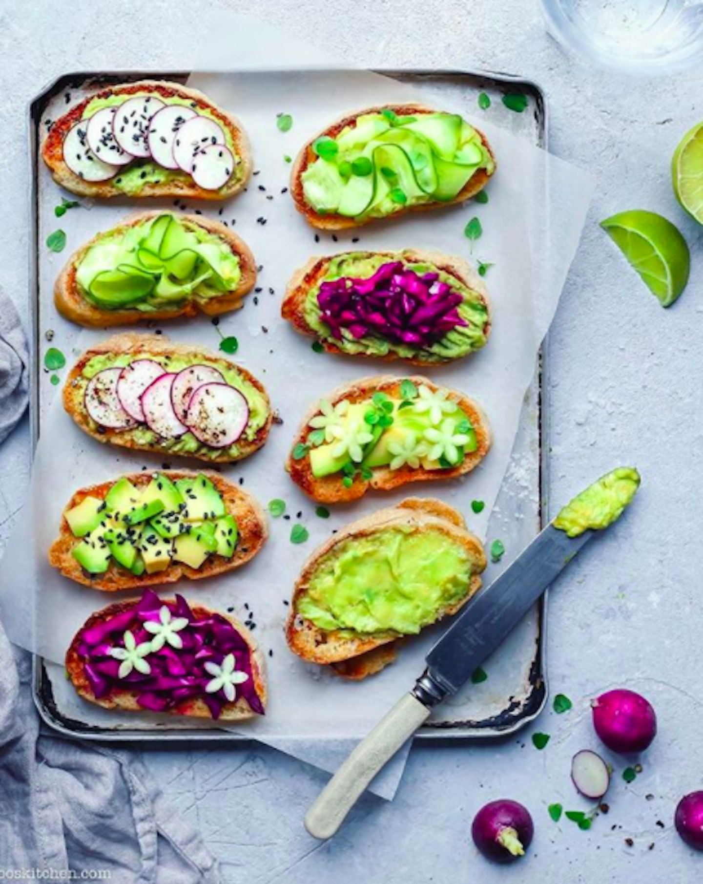 vegan food porn avocado on toast