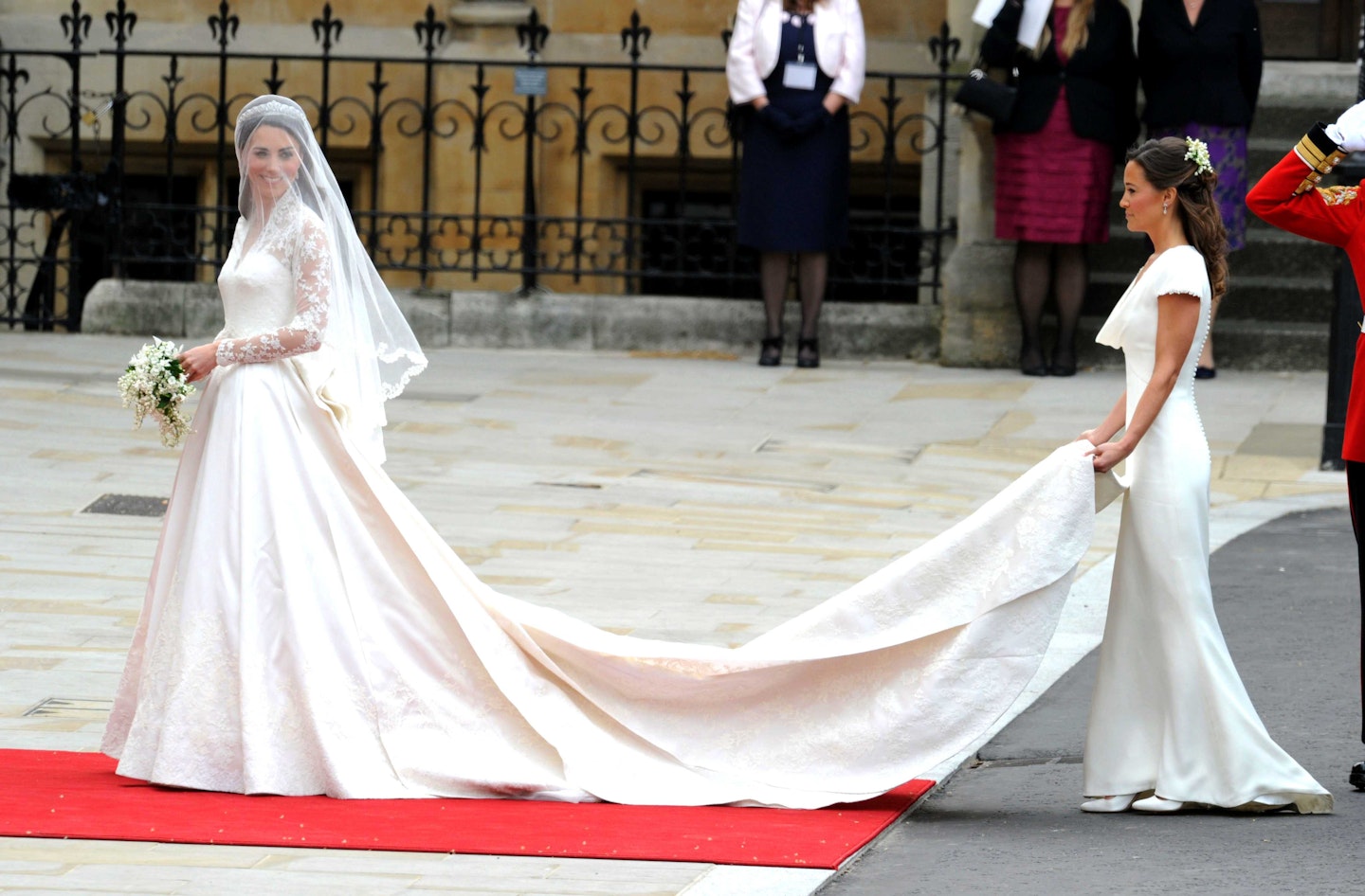 H&M Selling A Replica Of Kate Middleton's Wedding Dress For £150 | Fashion | Grazia