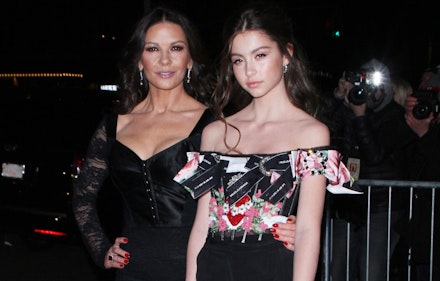 Catherine Zeta-Jones And Her Doppelgänger Daughter Twin At D&G Show ...