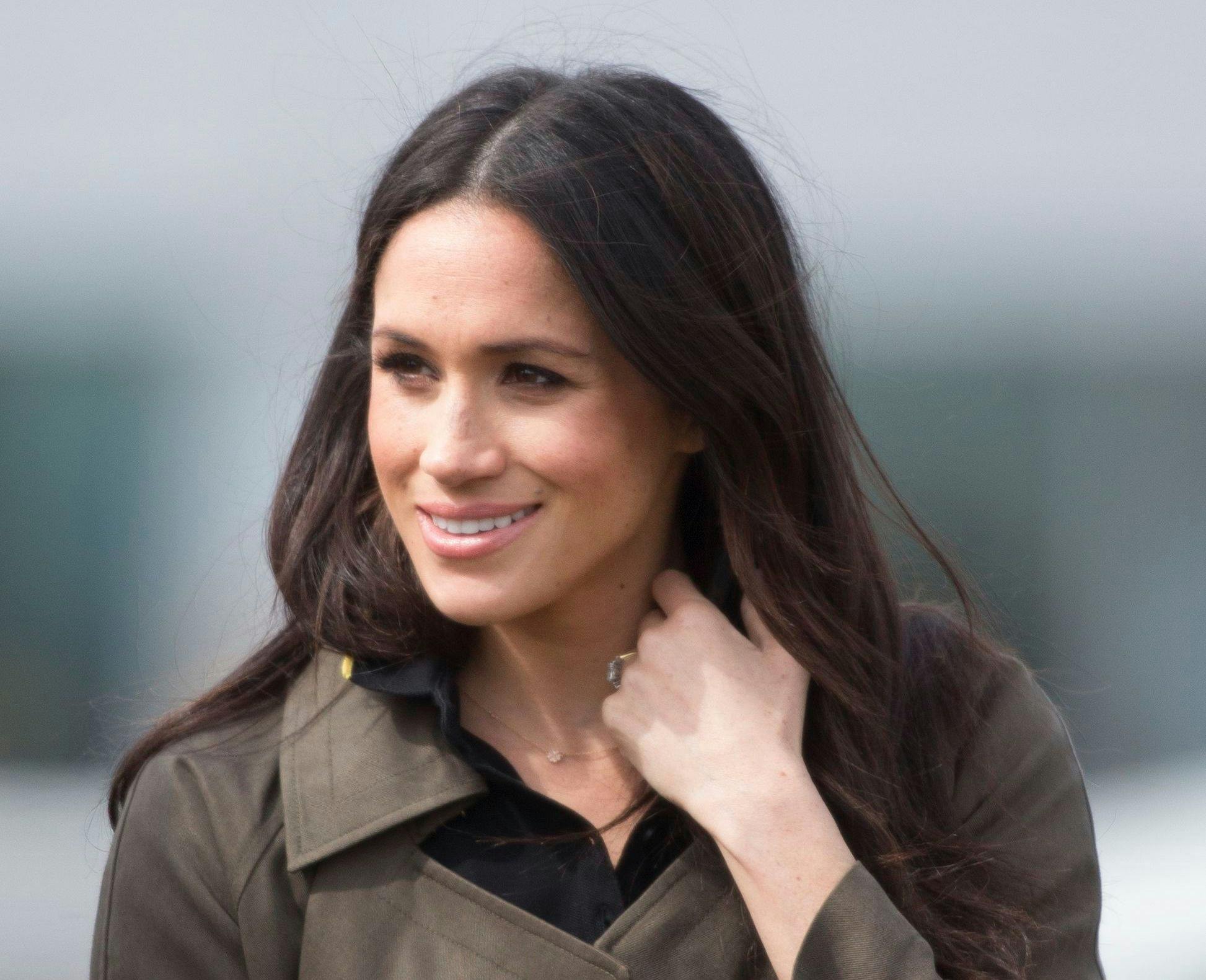 Meghan markle clearance aritzia coat