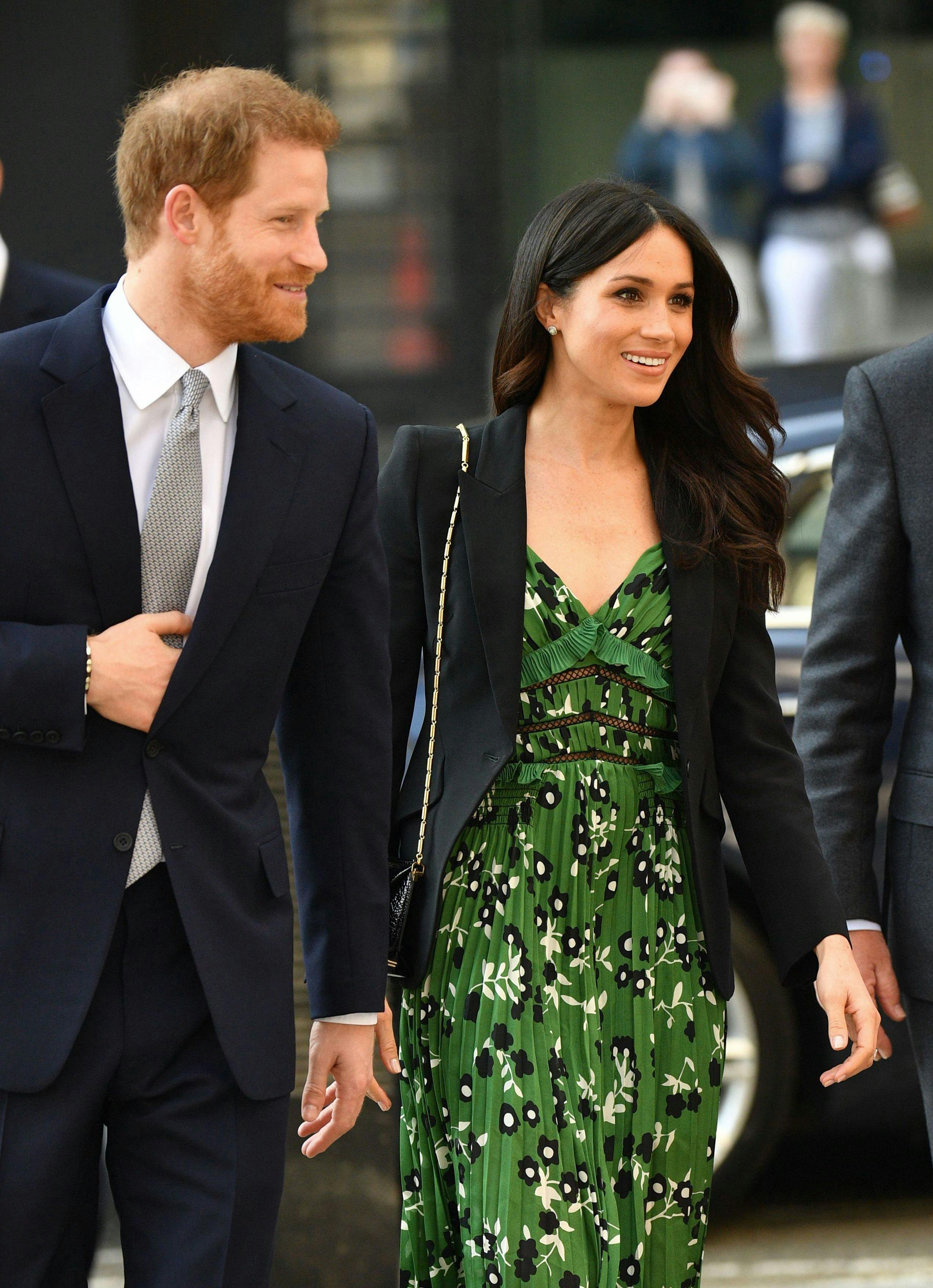 Meghan markle hotsell self portrait dress