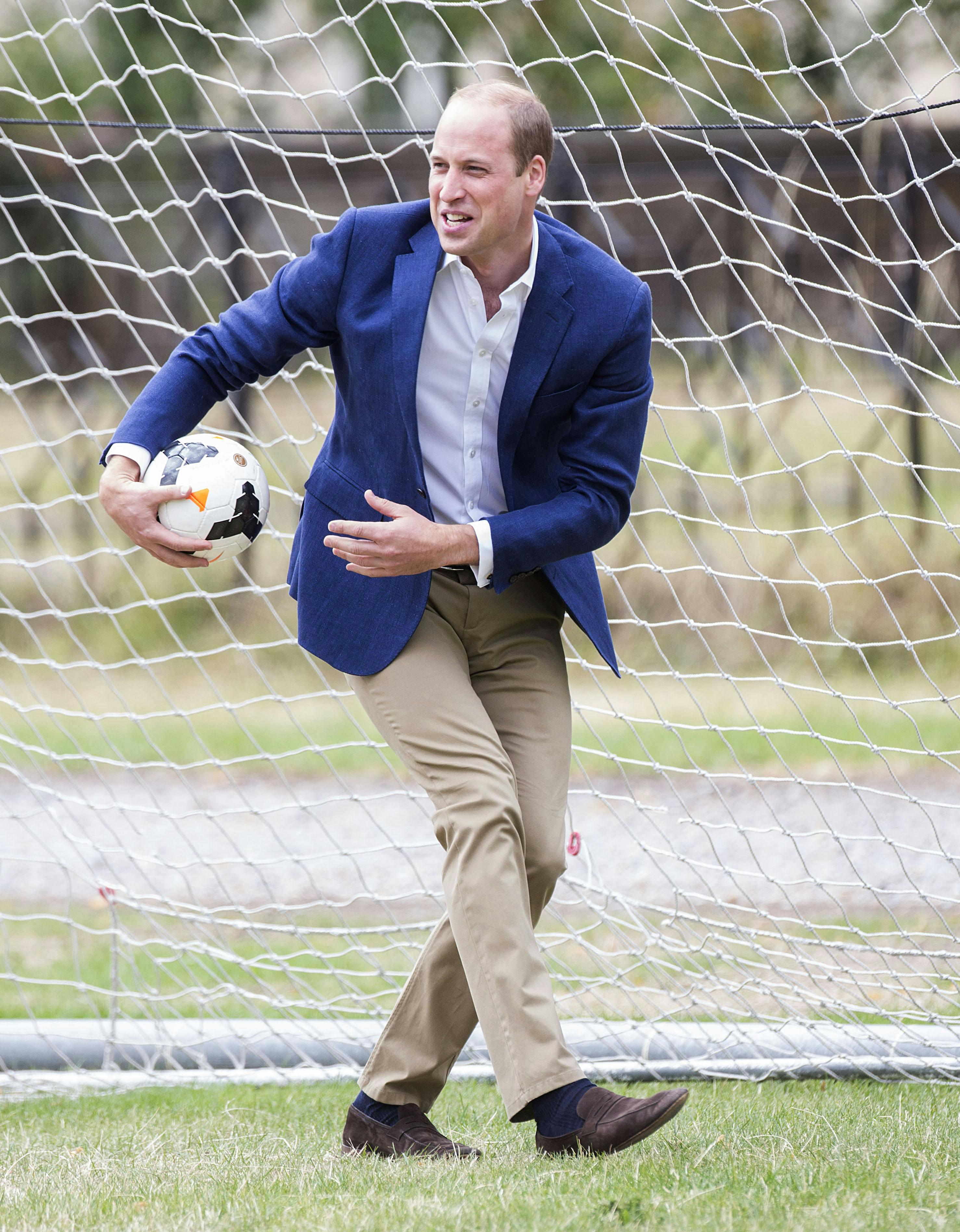 Prince William Takes Over Kensington Palace’s Twitter Account After ...