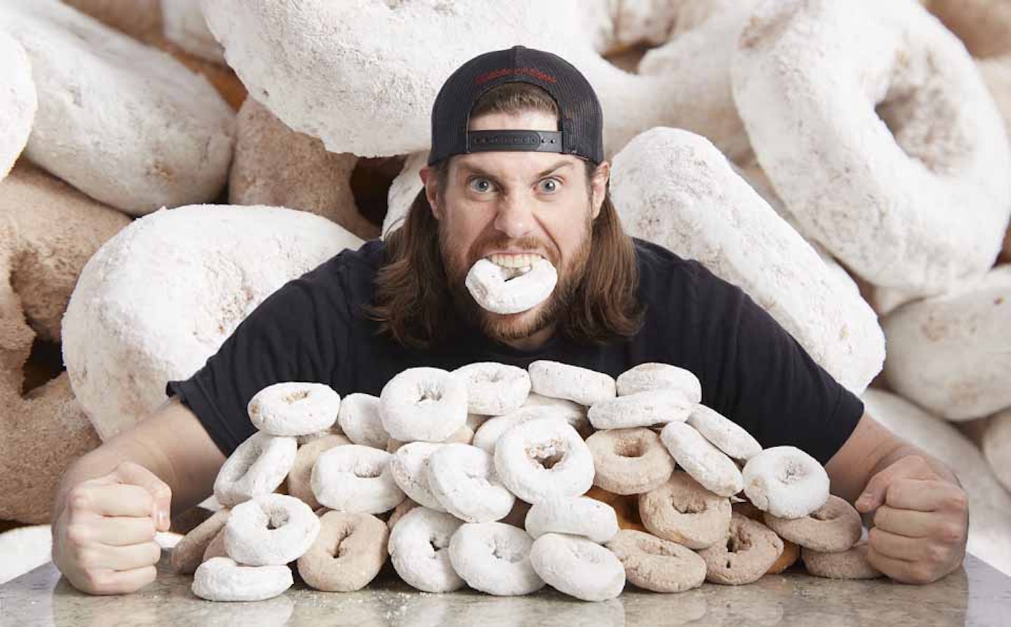 Most powdered doughnuts eaten in three minutes