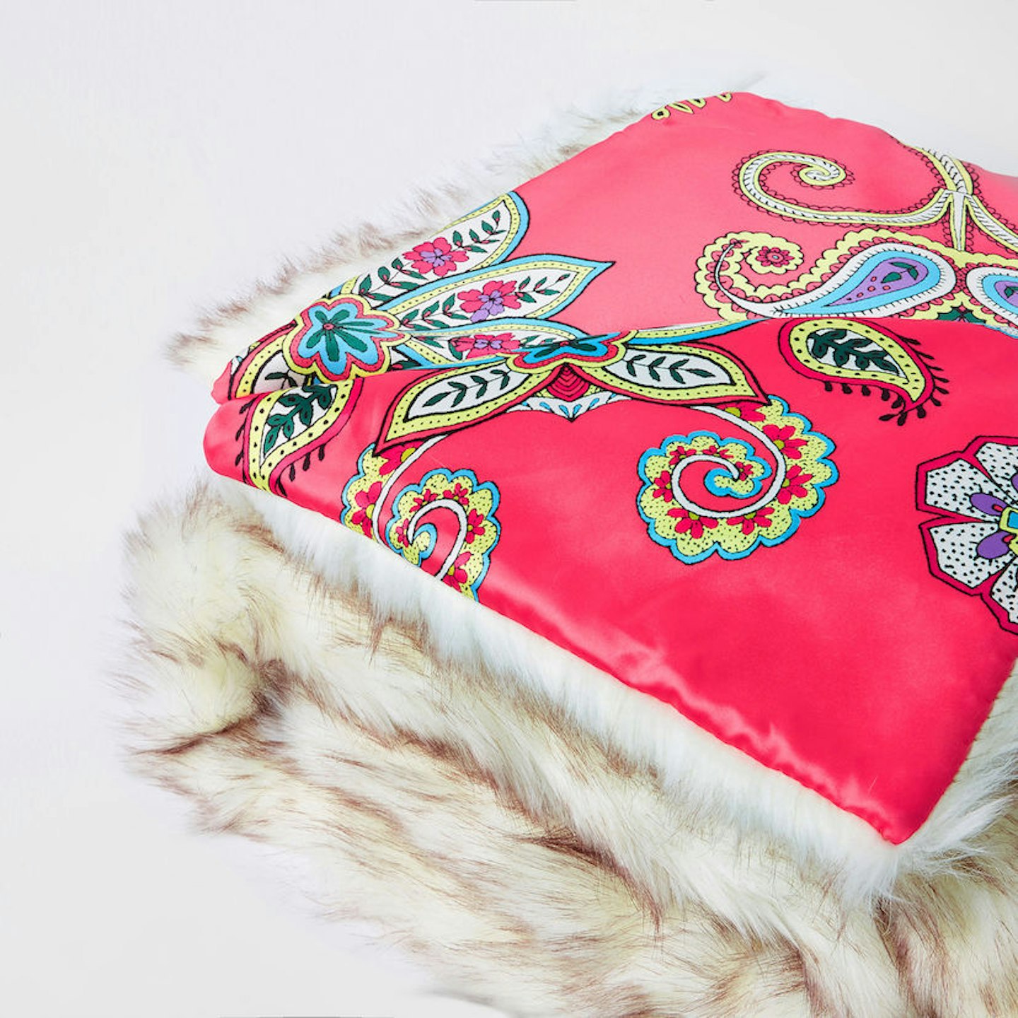 river-island-throw