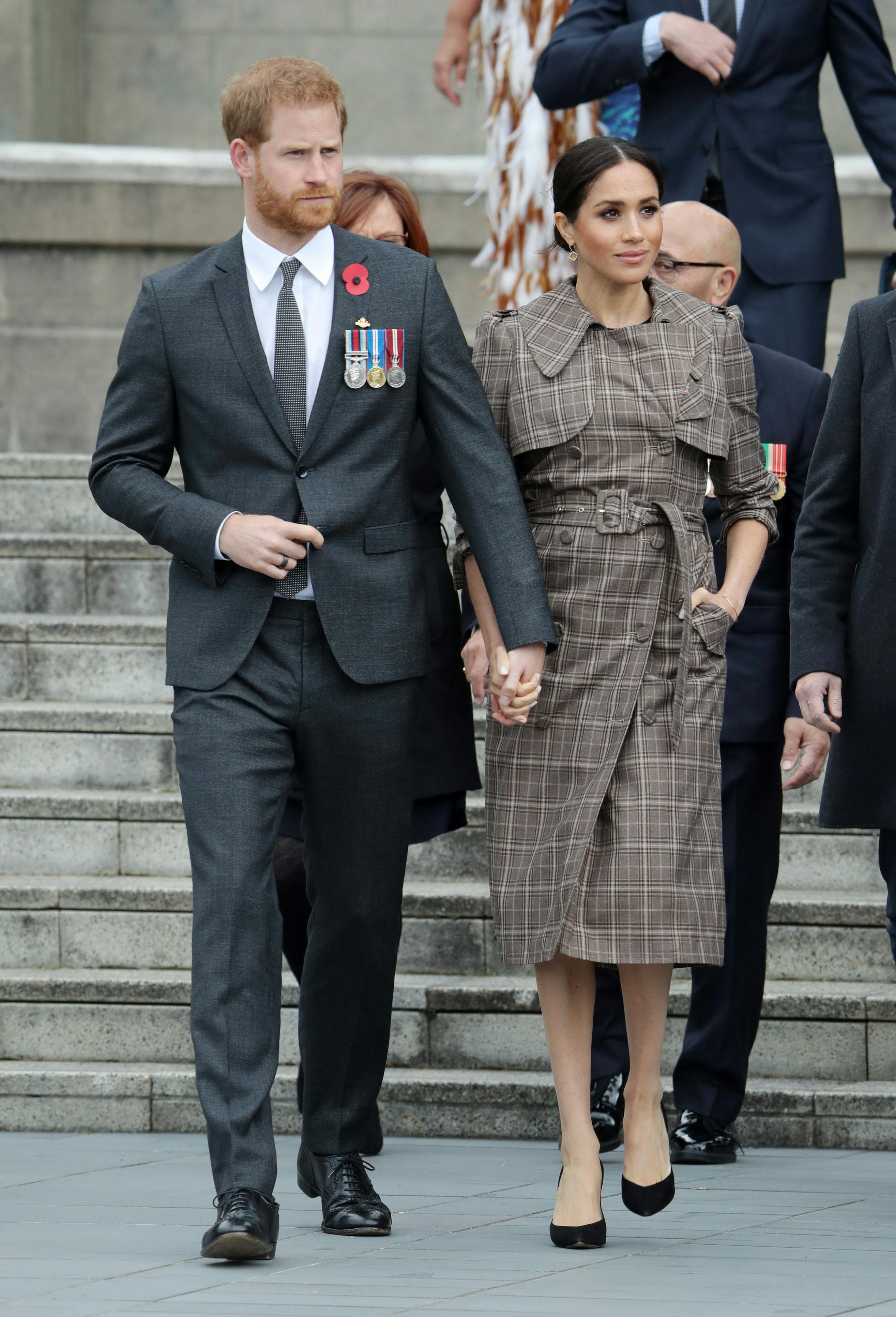 Meghan markle sales asos dress