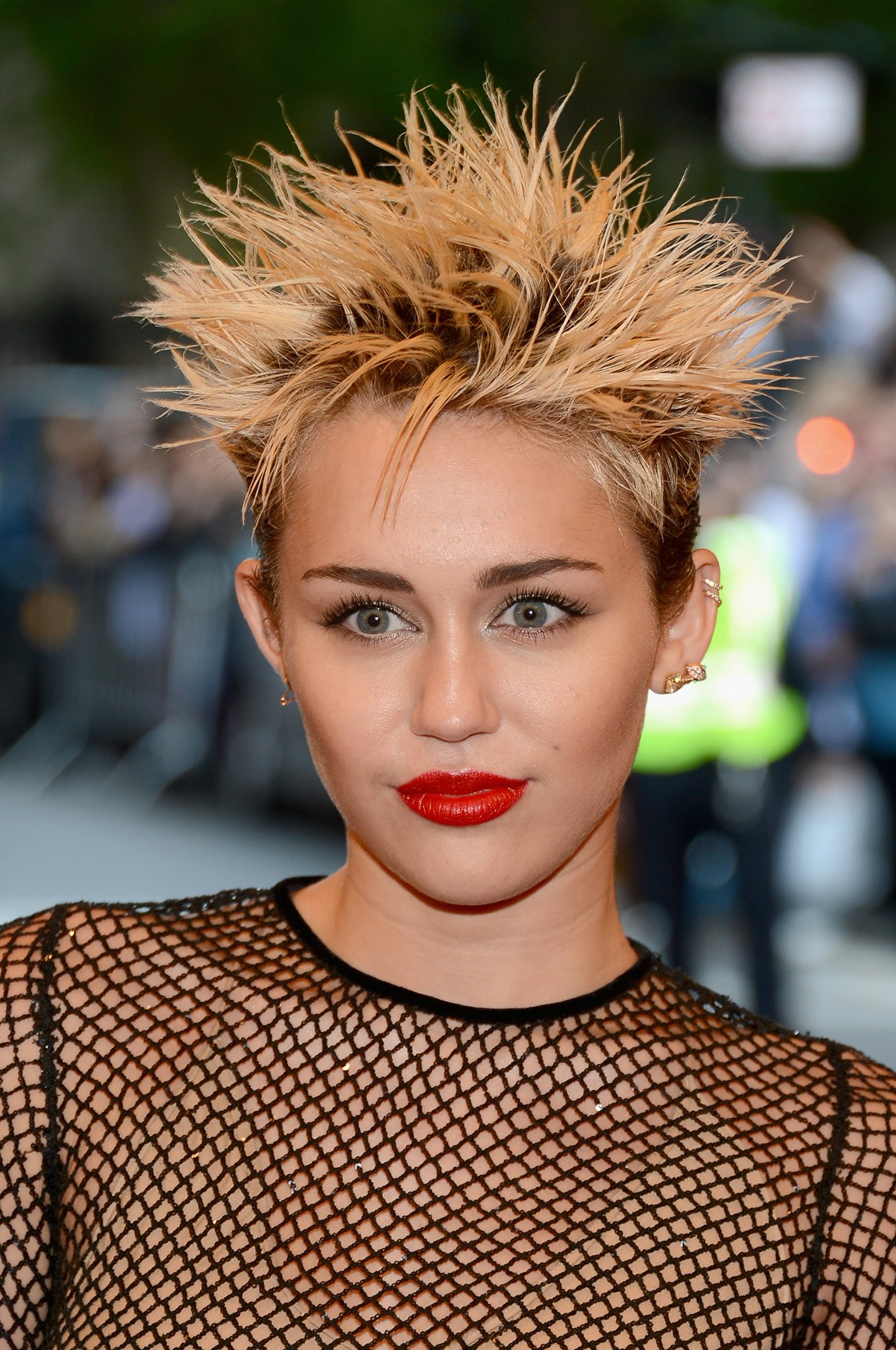 miley cyrus beauty makeup