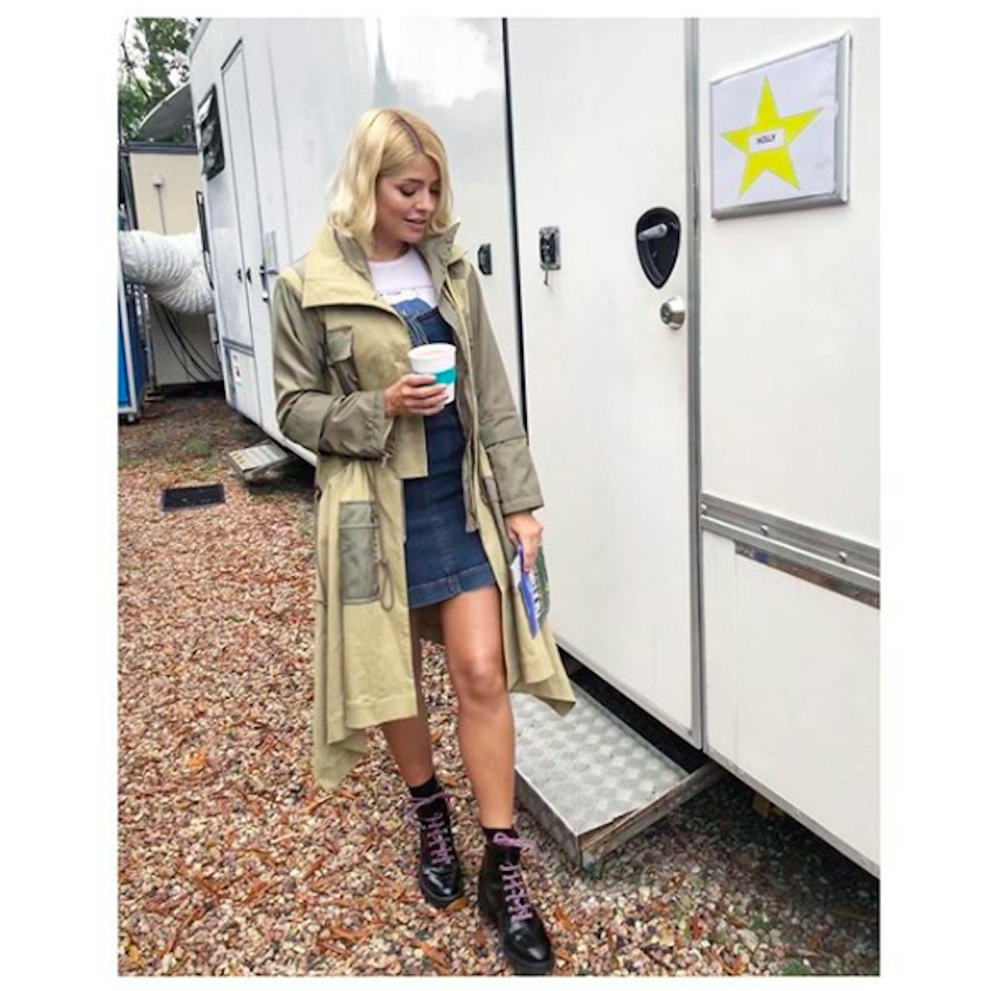 holly willoughby im a celeb outfit 6 november 2018