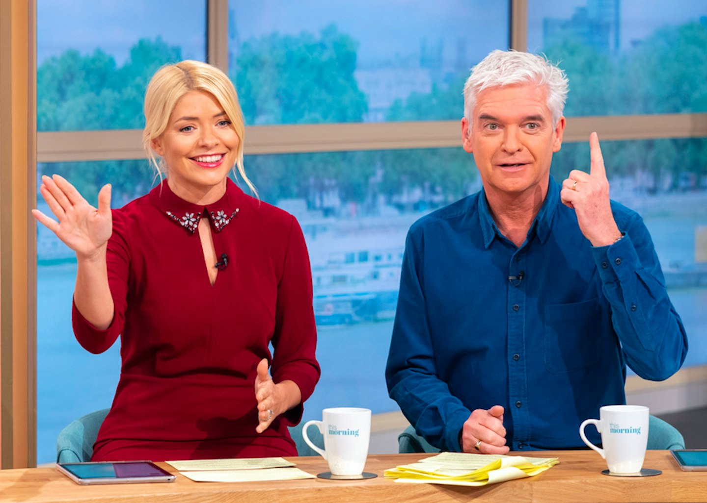 holly willoughby phillip schofield reunite this morning