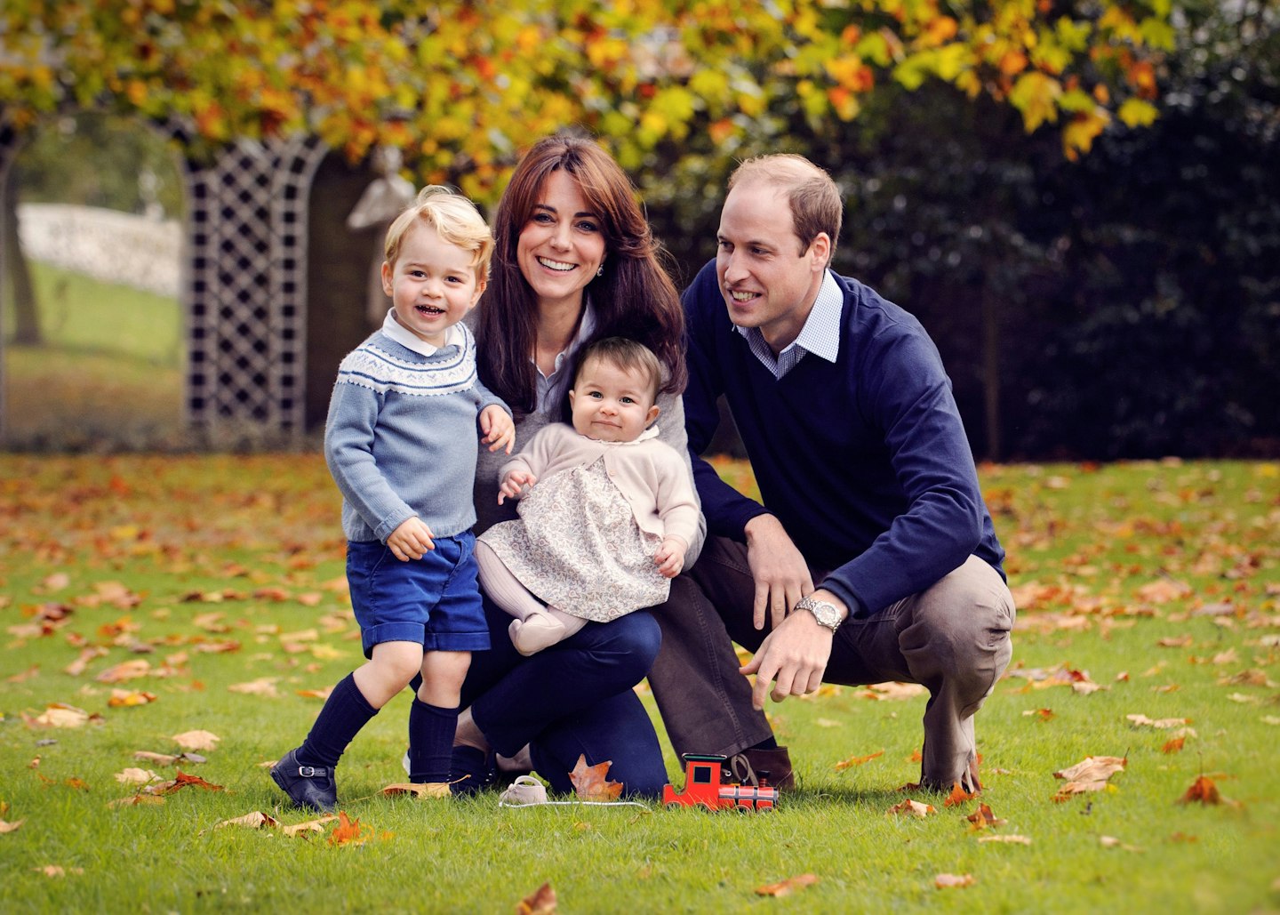 Kate Middleton and Prince William posed outdoors for a previous Christmas card in 2015