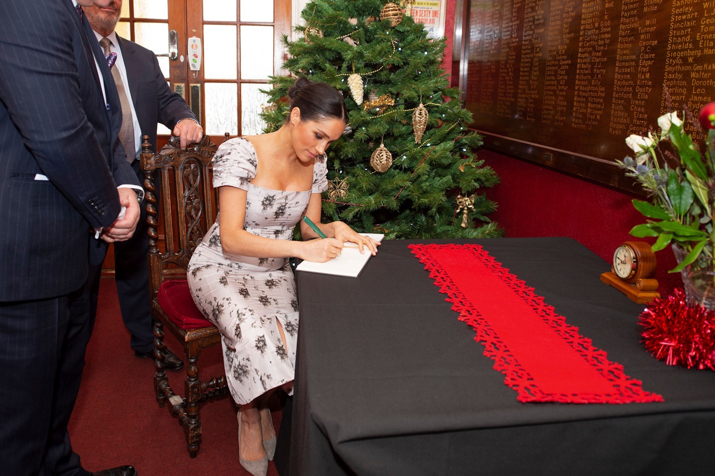 Meghan Markle Has Impeccable Handwriting 