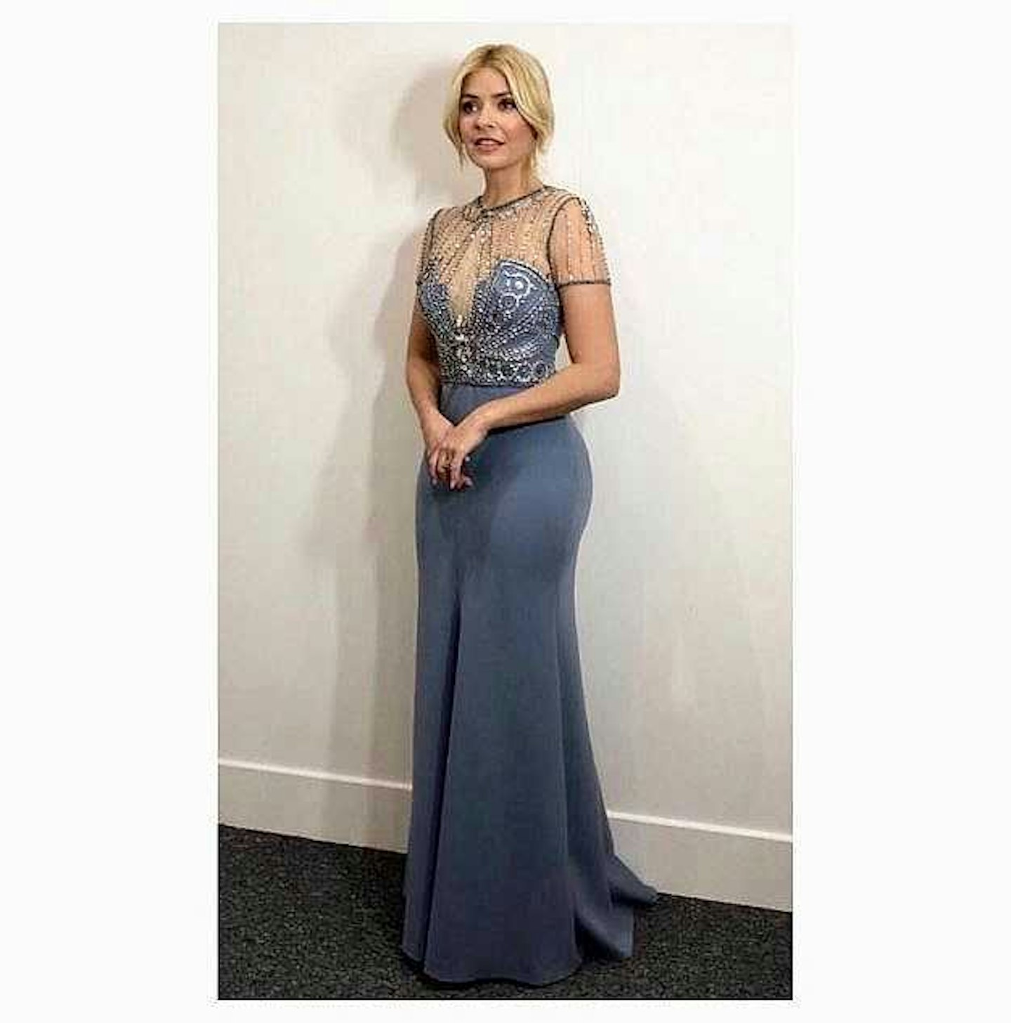 holly willoughby dancing on ice outfit 2018
