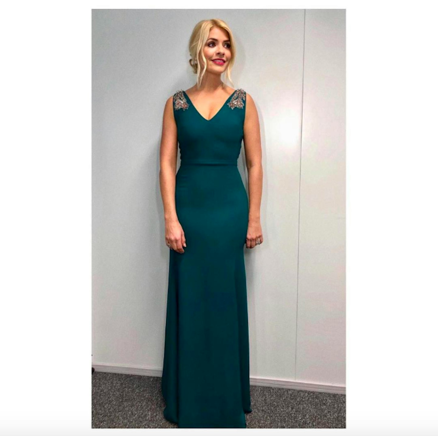 holly willoughby dancing on ice outfit week 7 2019