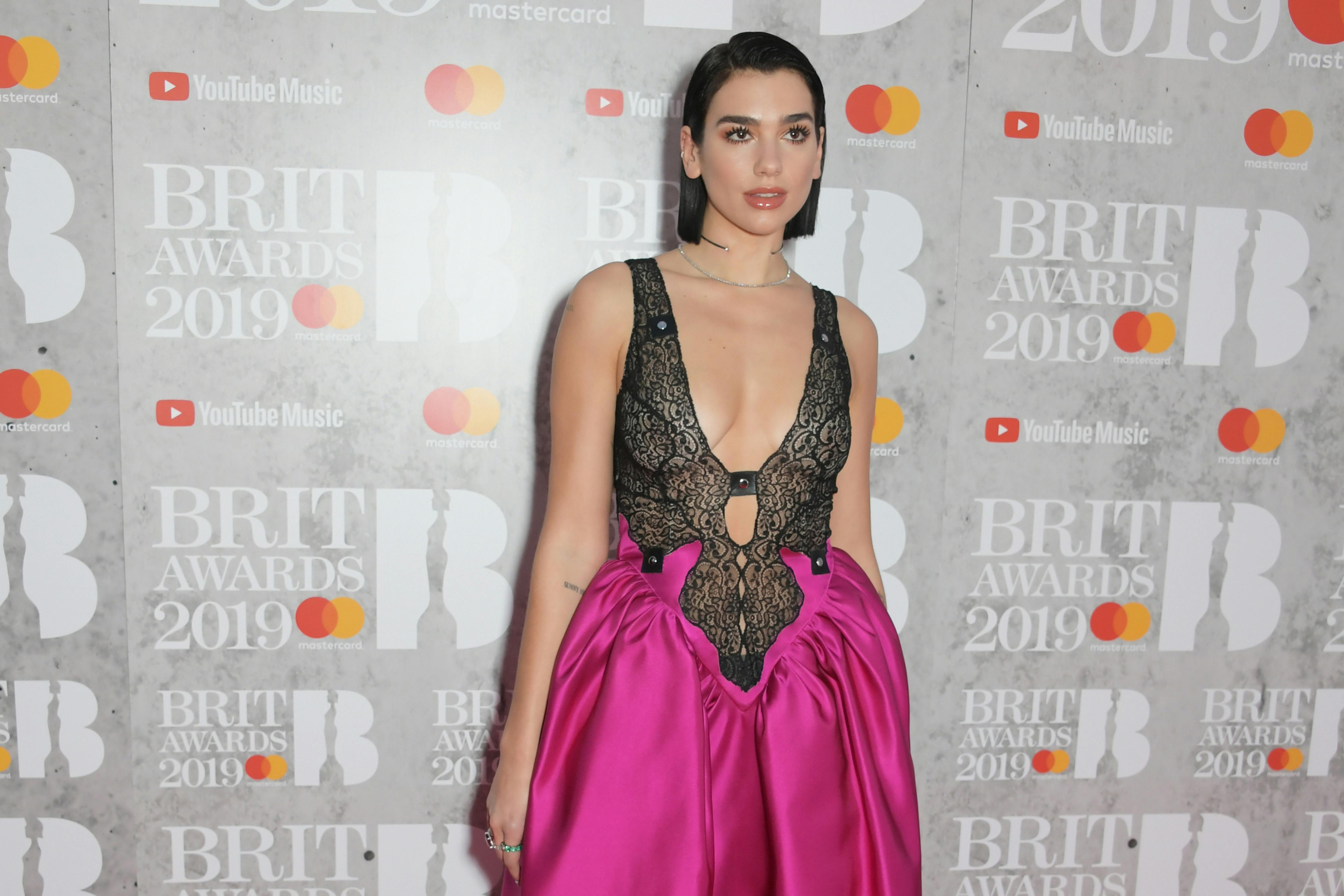 Brit awards outlet 2019 outfits